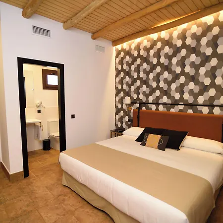 Hostal Santa Habitaciones Aldea del Rocío-3
